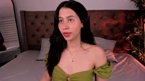 Snapshot of hannah_brady chatting on February 22, 1:00 am Hannah online show from February 22, 1:00 am