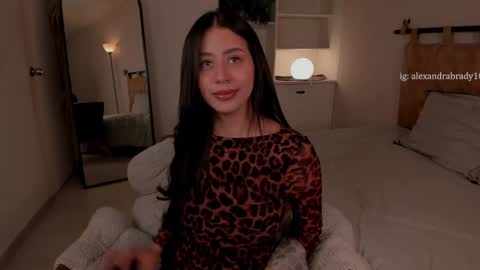 Snapshot of hannah_brady chatting on October 2, 11:34 pm Hannah online show from October 2, 11:34 pm