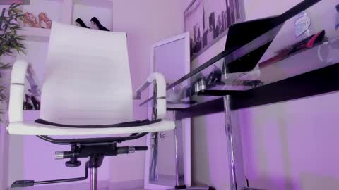Snapshot of hannah_hcb chatting on June 3, 2:33 pm HANNAH HOWELL online show from June 3, 2:33 pm