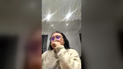 Snapshot of hannah_percy chatting on July 4, 2:01 pm Hannah online show from July 4, 2:01 pm