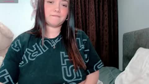 hannah_v online show from February 16, 12:18 am