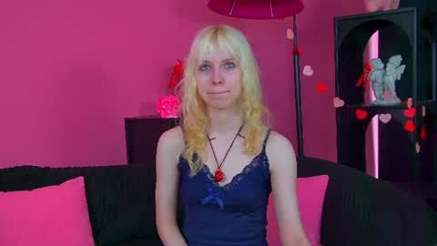 Snapshot of hannahhollis chatting on June 13, 6:22 am Hannah online show from June 13, 6:22 am