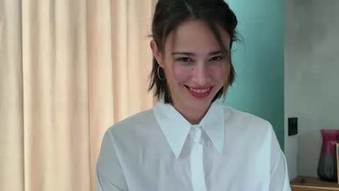 hannahinto online show from April 18, 9:35 am