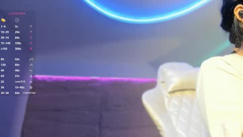 hannahmonttgomery  Help me reach 100 Hands up online show from February 24, 4:16 pm