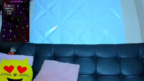 Snapshot of hannalopez02 chatting on February 17, 12:48 pm Hanna Independent Model online show from February 17, 12:48 pm