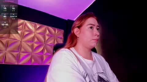 hannamartinn_ online show from October 1, 12:33 pm