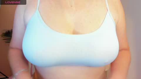 Snapshot of hannamiller_1 chatting on July 3, 12:55 pm Hanna Miller online show from July 3, 12:55 pm