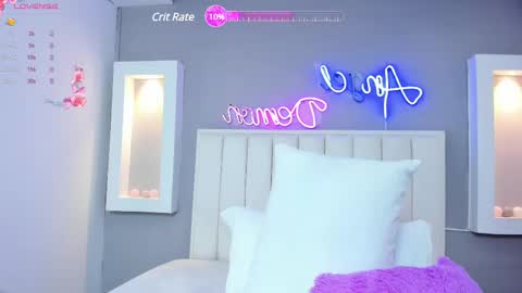 Snapshot of hannapaola chatting on February 12, 10:37 pm HannaPaola online show from February 12, 10:37 pm