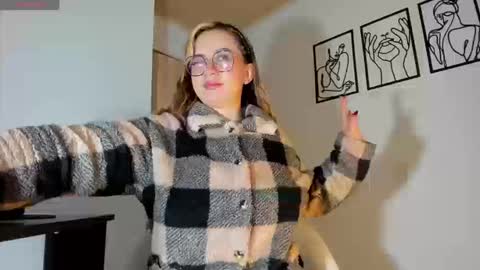   hannasofia x        Schedule 700 -1400GTM-5 online show from March 20, 2:55 pm