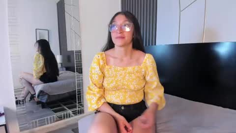 Snapshot of hannawen_ chatting on May 3, 8:37 pm hannawen_ online show from May 3, 8:37 pm