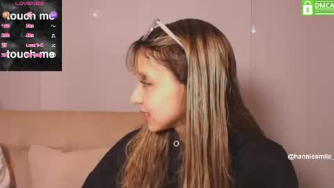 Snapshot of hanniesmile_ chatting on July 12, 1:07 am Hannie online show from July 12, 1:07 am