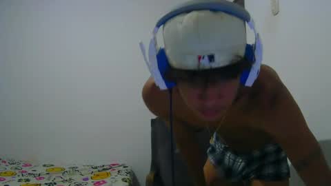 hansel_take online show from May 8, 6:24 pm