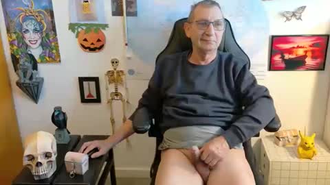 Snapshot of hansi63 chatting on September 28, 11:37 am charly online show from September 28, 11:37 am