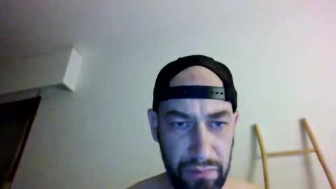 hansjegezoien online show from April 3, 7:56 pm