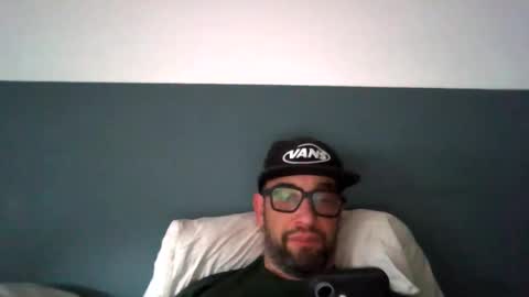 hansjegezoien online show from April 16, 11:55 am