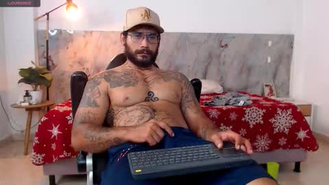 Snapshot of hanz_col chatting on February 12, 3:34 am hanz_col online show from February 12, 3:34 am