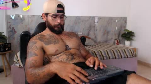 hanz_col online show from April 2, 3:53 pm