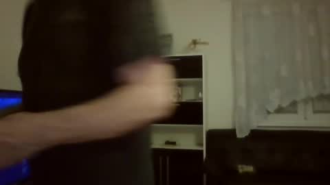 Snapshot of hanzik1954 chatting on February 9, 9:39 pm hanzik1954 online show from February 9, 9:39 pm