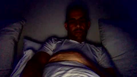 Snapshot of happy2334 chatting on December 16, 1:43 pm skysky6969 online show from December 16, 1:43 pm