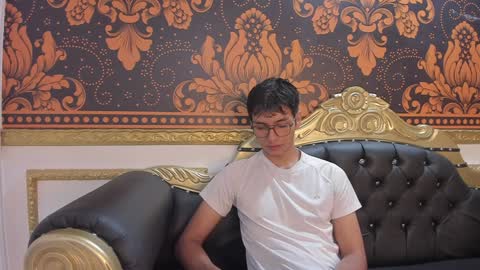 Snapshot of happy_cream_ chatting on December 20, 2:49 pm happy_cream_ online show from December 20, 2:49 pm