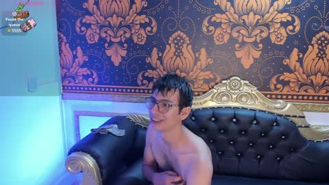 Snapshot of happy_cream_ chatting on December 22, 6:04 pm happy_cream_ online show from December 22, 6:04 pm