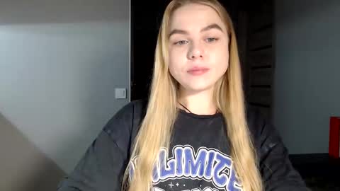 Snapshot of happy_fox_ chatting on December 20, 10:32 pm happy_fox_ online show from December 20, 10:32 pm