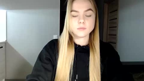 Snapshot of happy_fox_ chatting on January 20, 5:27 pm happy_fox_ online show from January 20, 5:27 pm