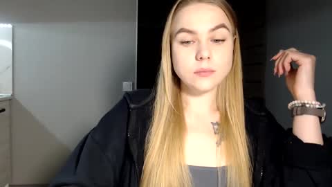 Snapshot of happy_fox_ chatting on February 17, 4:15 pm happy_fox_ online show from February 17, 4:15 pm