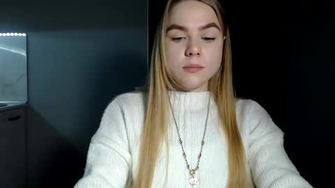 Snapshot of happy_fox_ chatting on February 19, 9:14 pm happy_fox_ online show from February 19, 9:14 pm