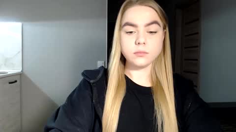 Snapshot of happy_fox_ chatting on February 25, 5:47 pm happy_fox_ online show from February 25, 5:47 pm