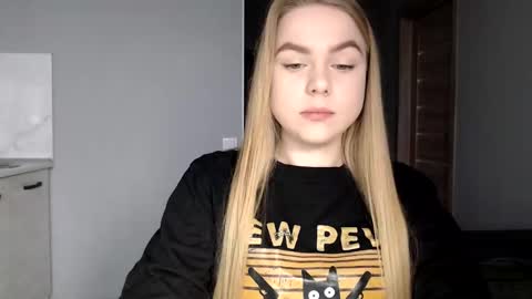 Snapshot of happy_fox_ chatting on March 3, 2:26 pm happy_fox_ online show from March 3, 2:26 pm