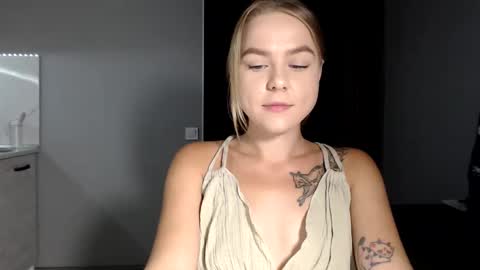 Snapshot of happy_fox_ chatting on September 10, 7:47 pm happy_fox_ online show from September 10, 7:47 pm