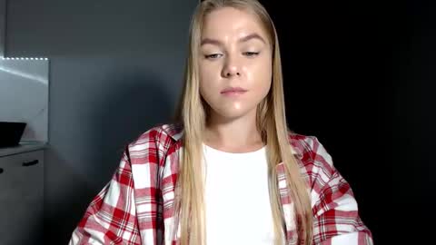 Snapshot of happy_fox_ chatting on September 20, 9:38 pm happy_fox_ online show from September 20, 9:38 pm