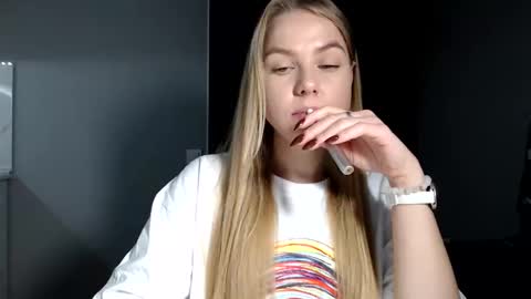 Snapshot of happy_fox_ chatting on October 15, 10:10 pm happy_fox_ online show from October 15, 10:10 pm