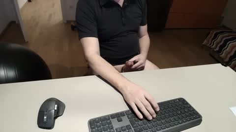 Cum for you online show from January 18, 4:00 pm