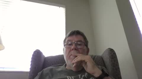 Snapshot of happyguy724 chatting on March 22, 8:01 pm happyguy724 online show from March 22, 8:01 pm