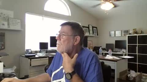 Snapshot of happyguy724 chatting on June 10, 6:07 pm happyguy724 online show from June 10, 6:07 pm