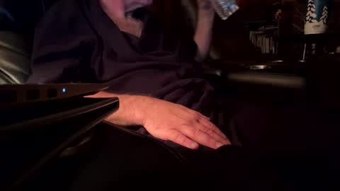 Snapshot of happyhogan1 chatting on December 4, 7:17 am Jhonassmann12 online show from December 4, 7:17 am