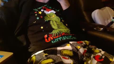 Snapshot of happyhogan1 chatting on December 25, 9:56 am Jhonassmann12 online show from December 25, 9:56 am