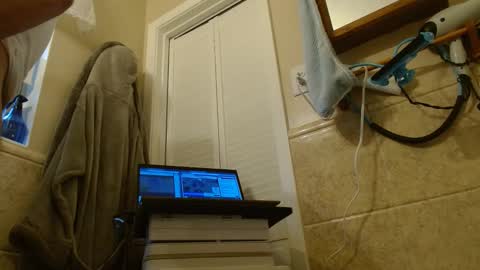 Snapshot of happyhogan1 chatting on January 10, 6:38 pm Jhonassmann12 online show from January 10, 6:38 pm