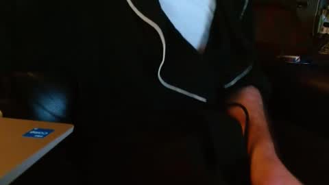 Snapshot of happyhogan1 chatting on March 2, 12:43 pm Jhonassmann12 online show from March 2, 12:43 pm