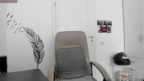 Snapshot of hard_chriss chatting on May 2, 7:02 am Hard Cock online show from May 2, 7:02 am
