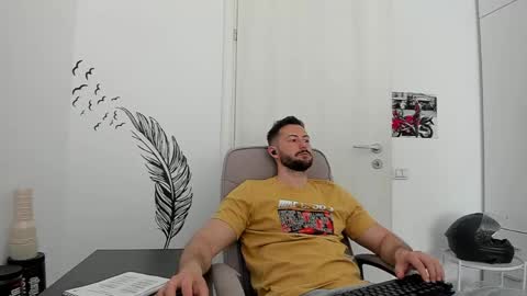 Snapshot of hard_chriss chatting on May 25, 8:09 am Hard Cock online show from May 25, 8:09 am