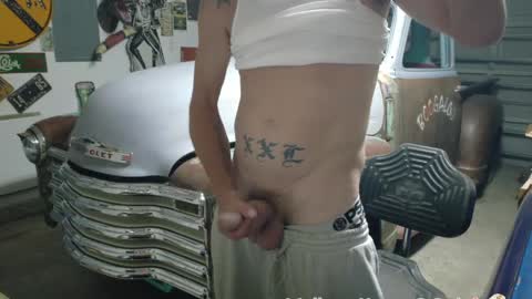 hard_knoxx1 online show from April 15, 3:46 am