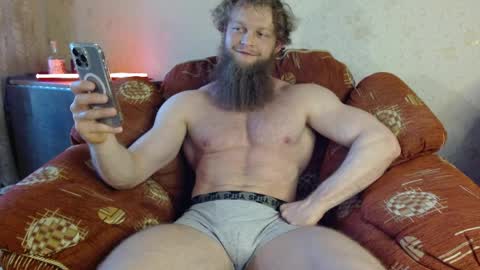 Valentino Hard online show from April 15, 12:01 pm