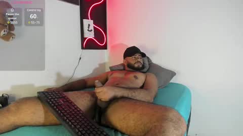 Snapshot of hardboy_latin chatting on March 10, 1:23 am hardboy_latin online show from March 10, 1:23 am