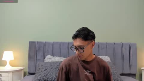 Kade and Demi online show from January 5, 11:19 pm