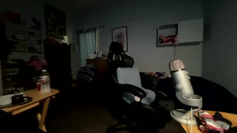 Snapshot of harddmikee chatting on July 11, 2:36 am harddmikee online show from July 11, 2:36 am