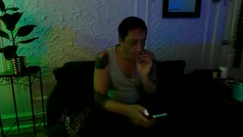 Snapshot of hardigan_dix chatting on November 9, 6:28 pm hardigan online show from November 9, 6:28 pm