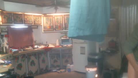 Snapshot of hardinhand44 chatting on December 8, 6:17 pm john nobles online show from December 8, 6:17 pm